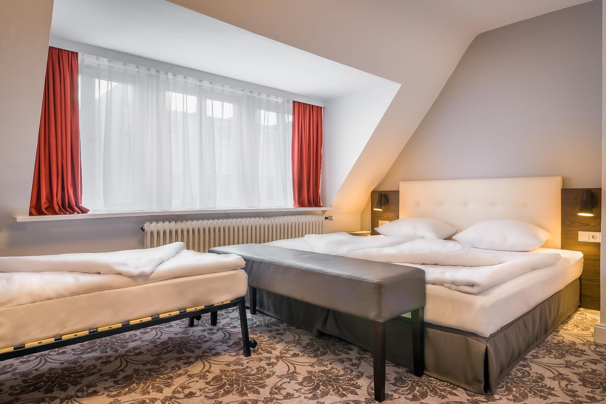 Signature Astoria