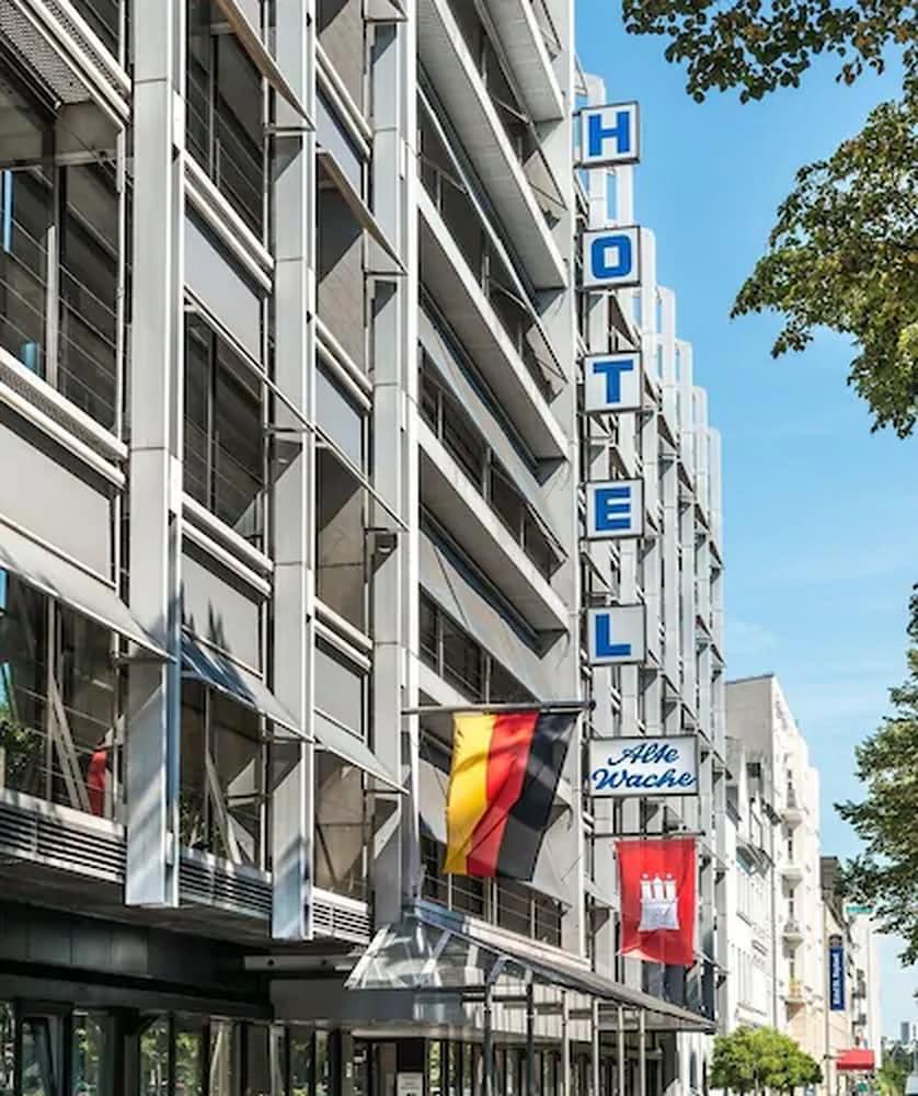 Alte Wache 3*