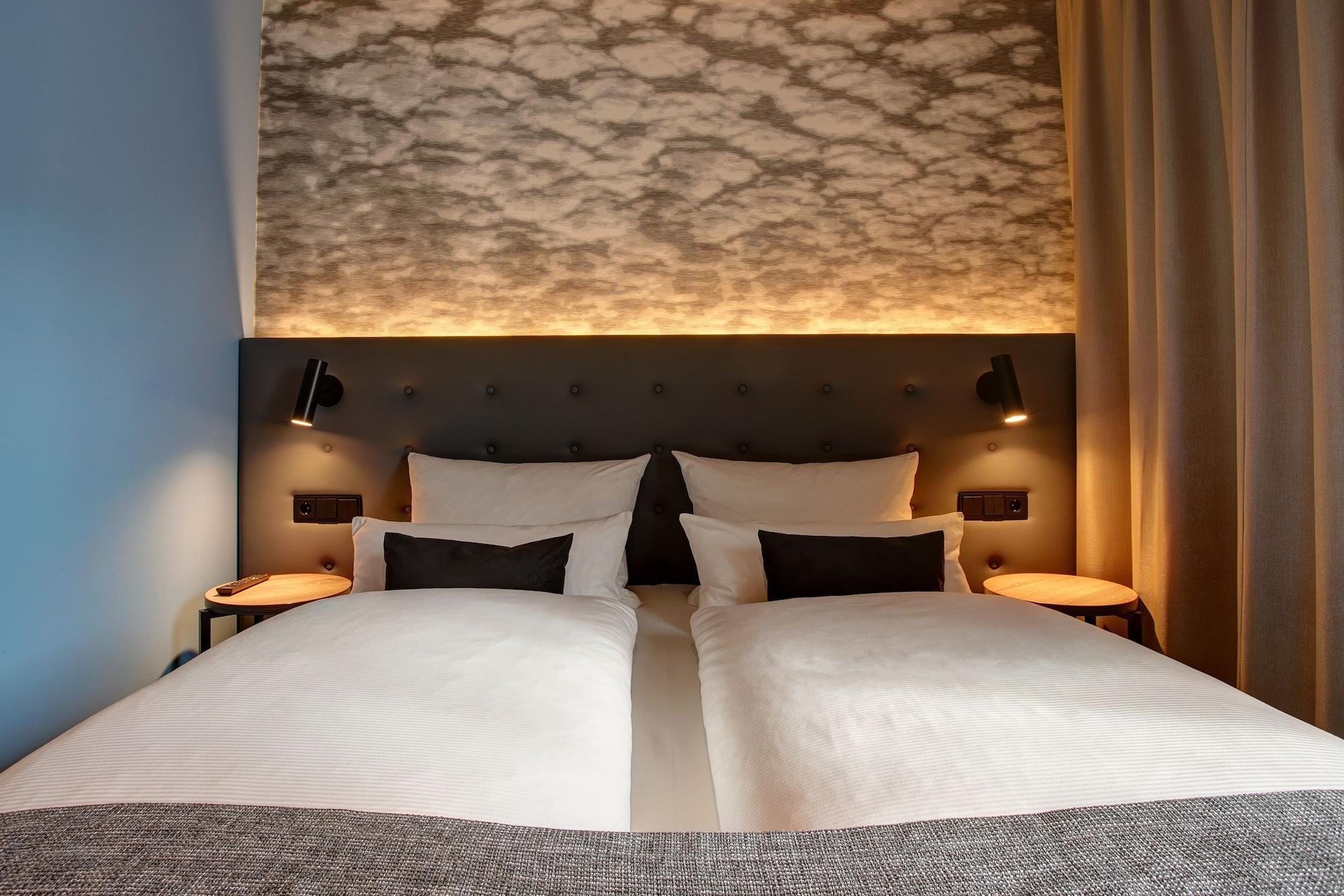 Boutique 125 Airport By Ina Hamborg