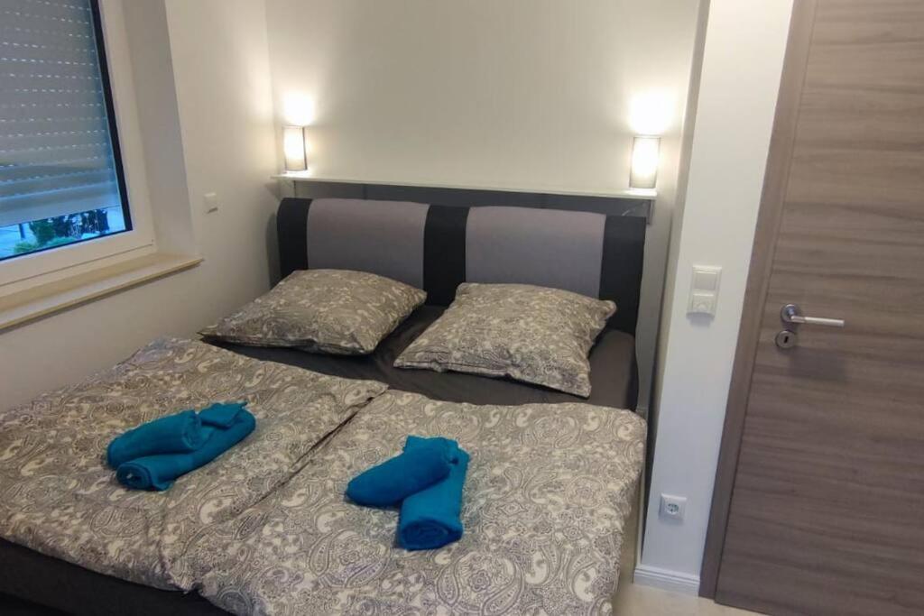 Neubau, Moderne Haushälfte In Apartment *