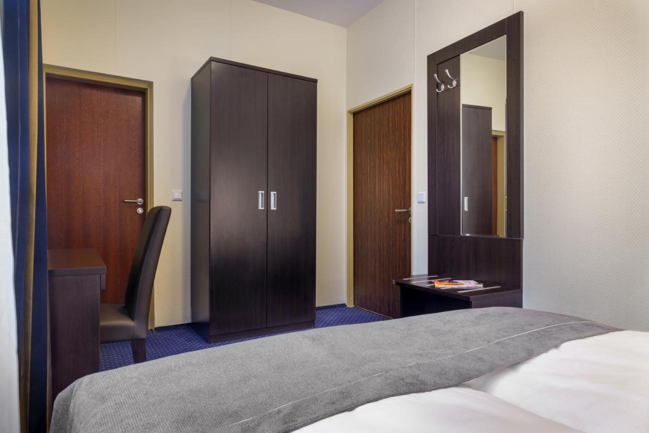 Hotel Continental Hauptbahnhof 3*