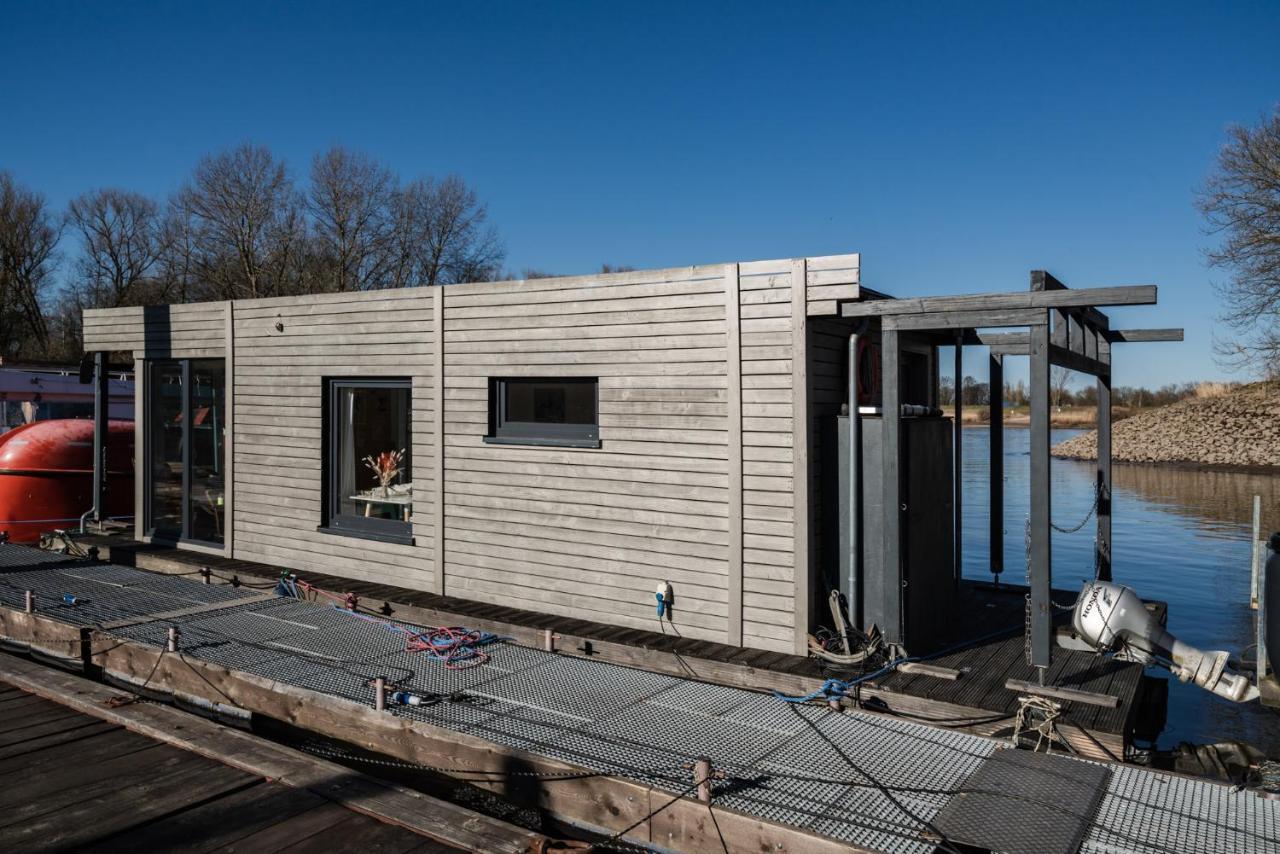 Botel Hausboot Wilma *