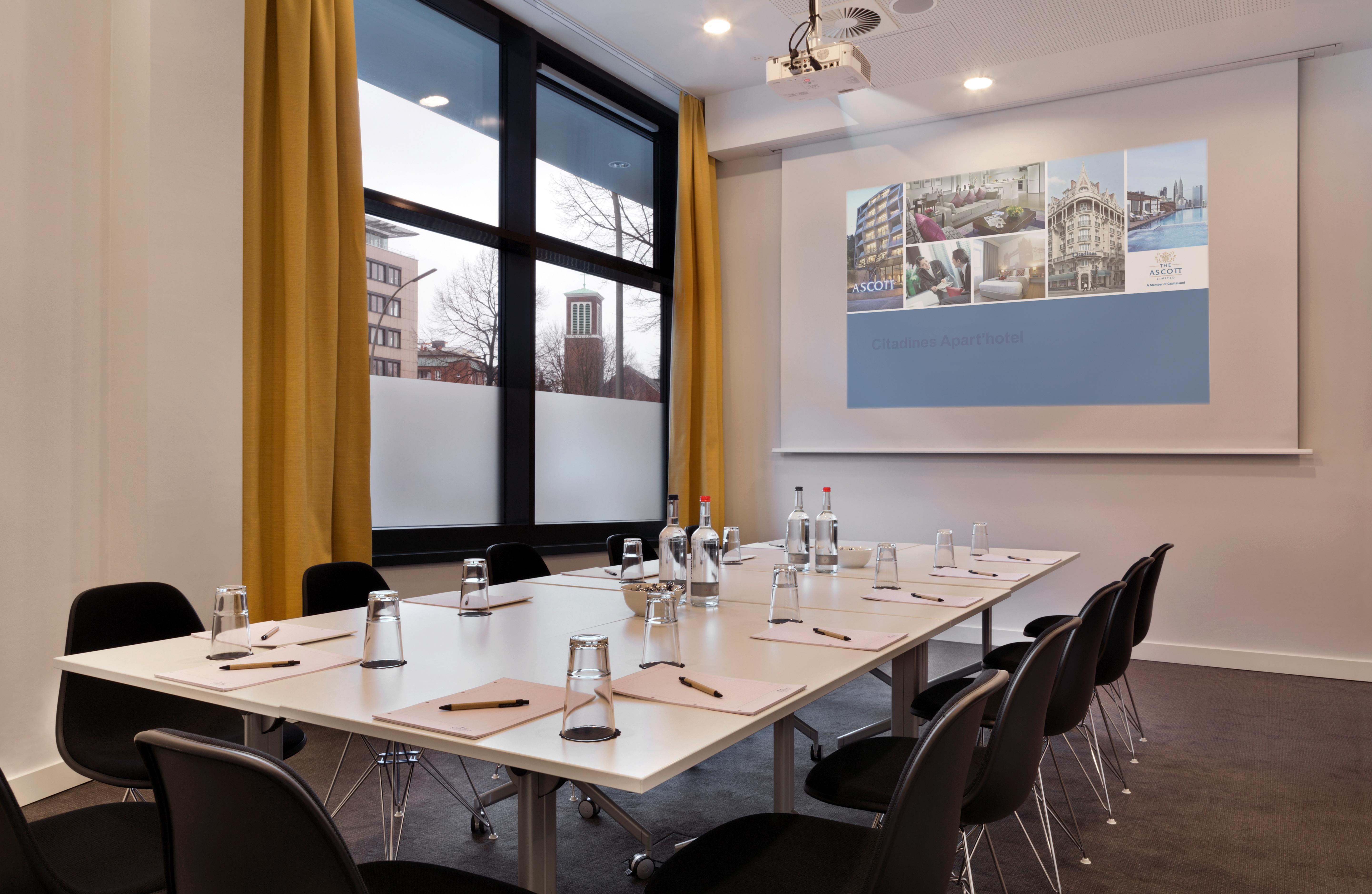Citadines Michel Aparthotel 4*