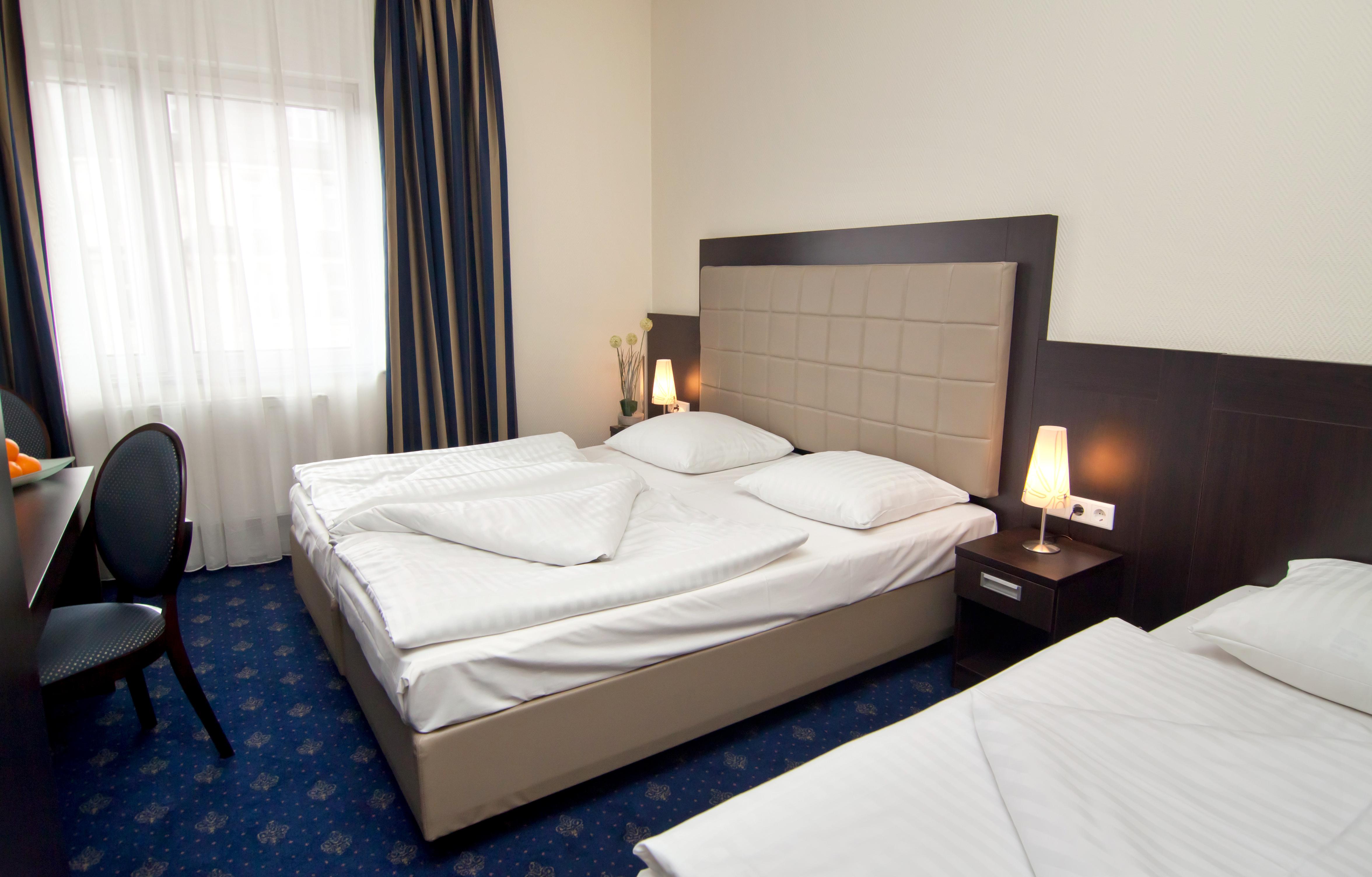 Hotel Continental Hauptbahnhof 3*
