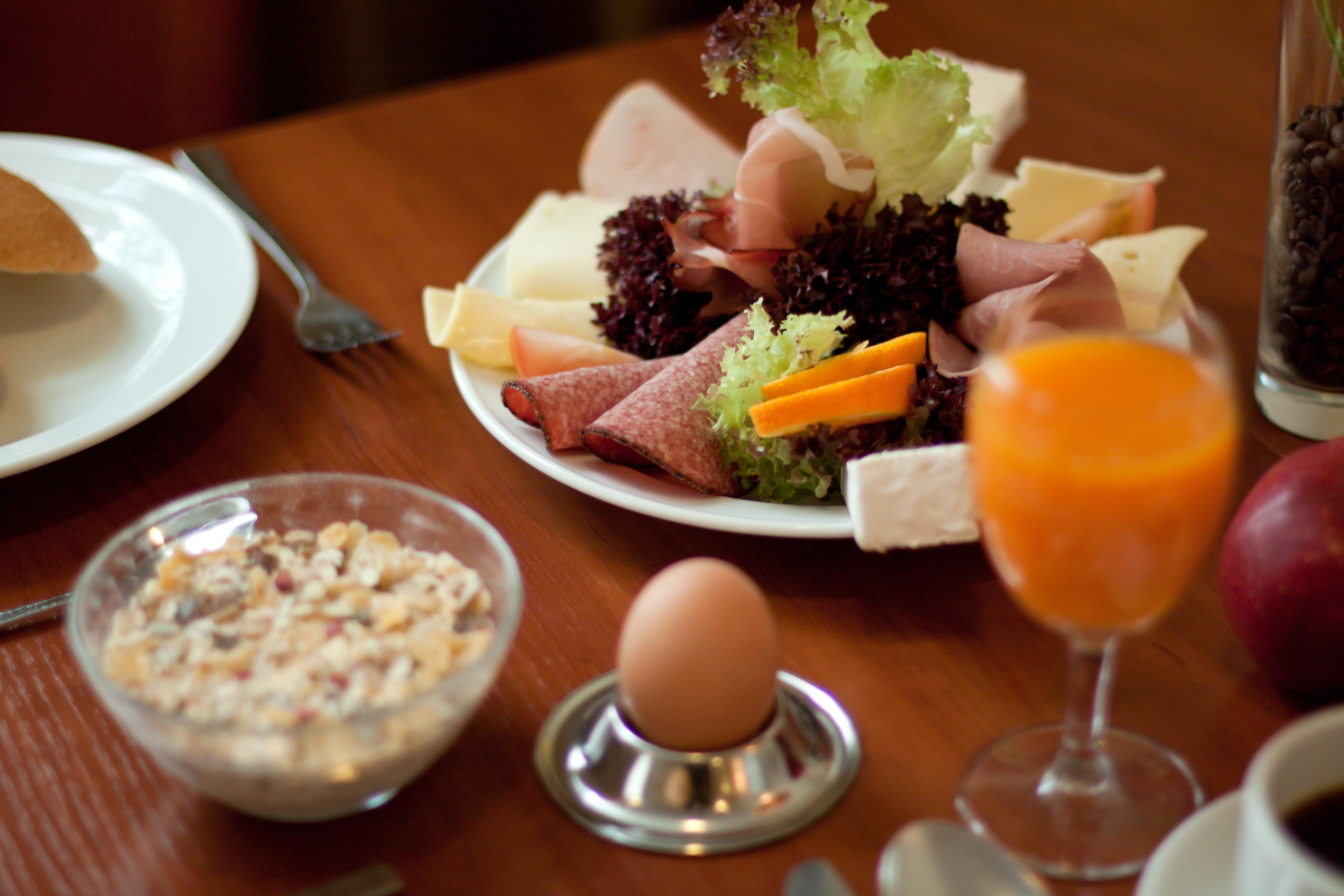 Hotel Novum Continental Hauptbahnhof 3*
