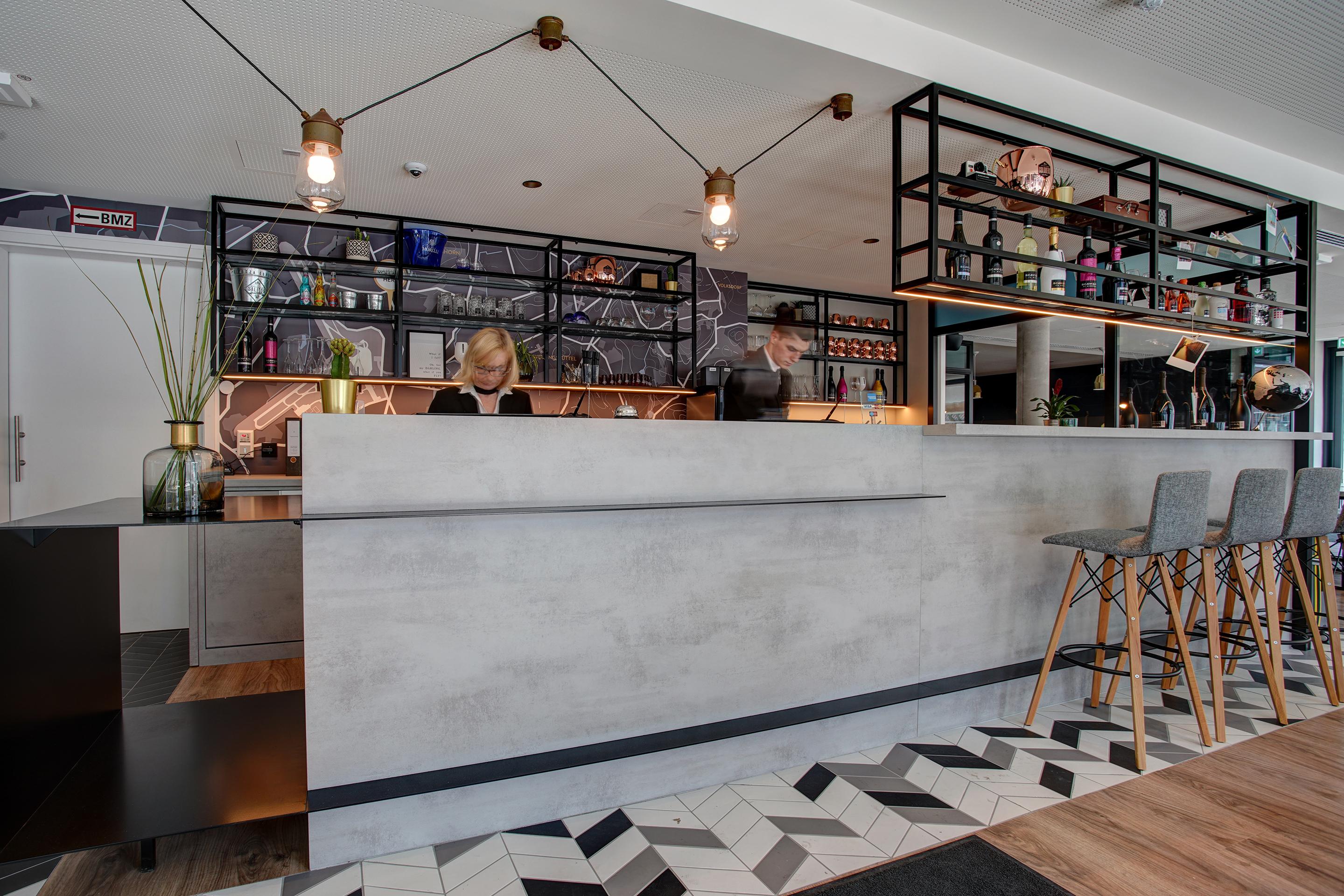 Boutique 125 Airport By Ina Hamborg