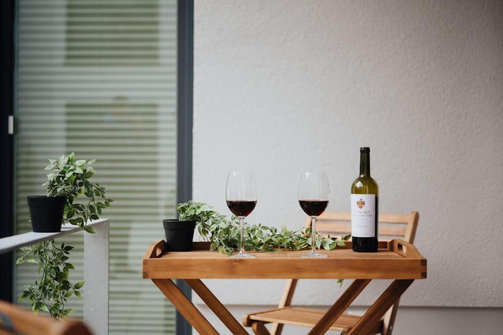 Exklusiv, Zentral, Terrasse: 2-zi-app. Bis 4 Pers Apartment *