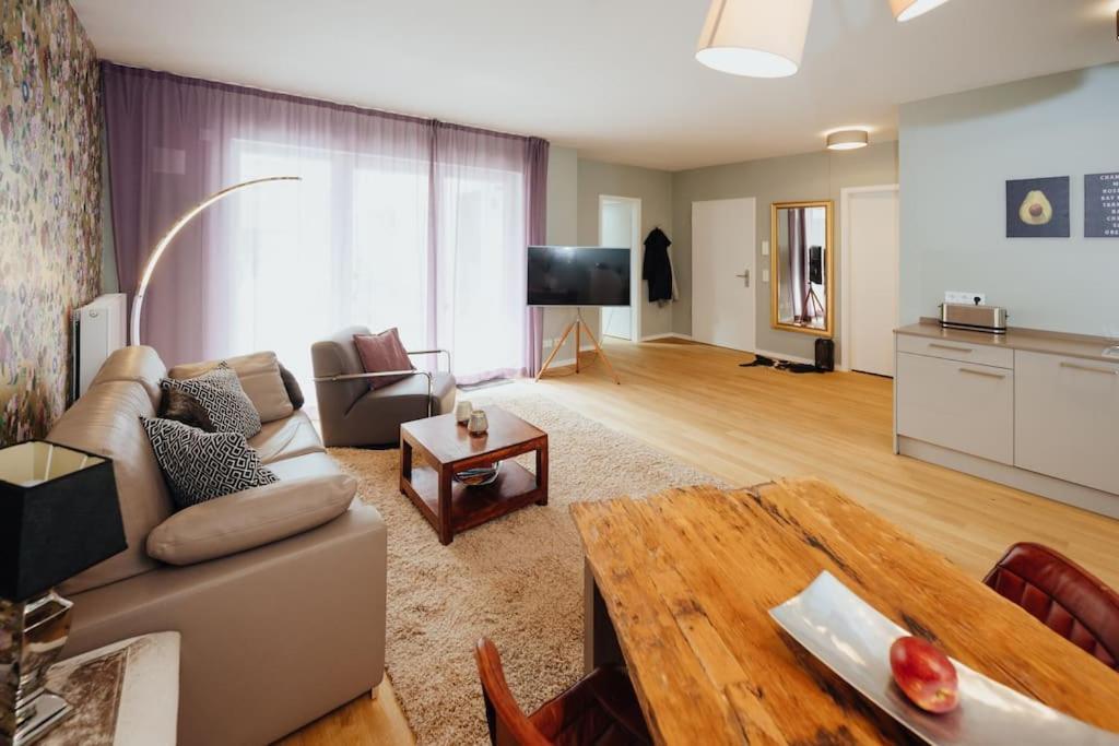 Apartment Exklusiv, Zentral, Terrasse: 2-zi-app. Bis 4 Pers Hamburg
