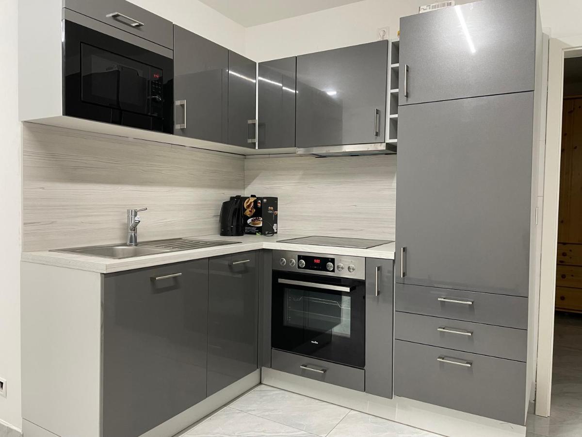 Fully Equipped 3 5 Bed Apartment Hamburg