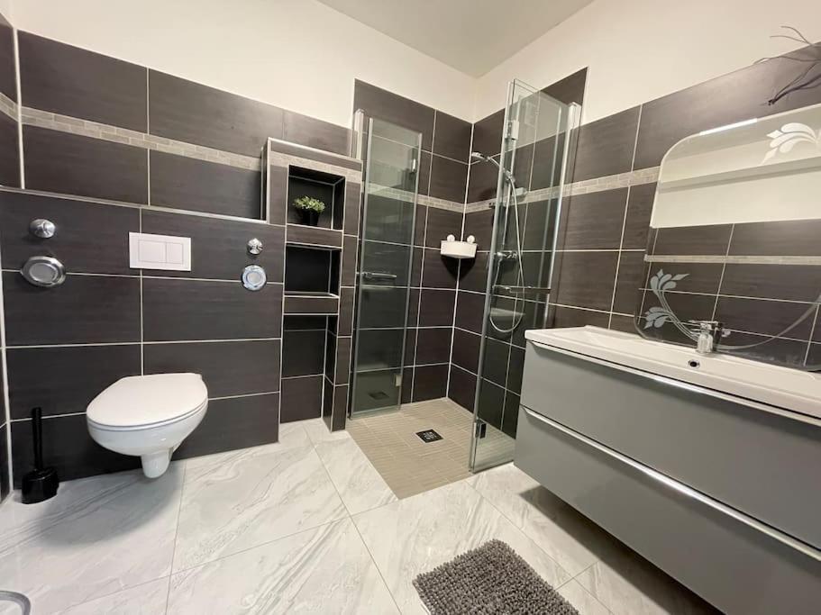 Fully Equipped 3 5 Bed Apartment