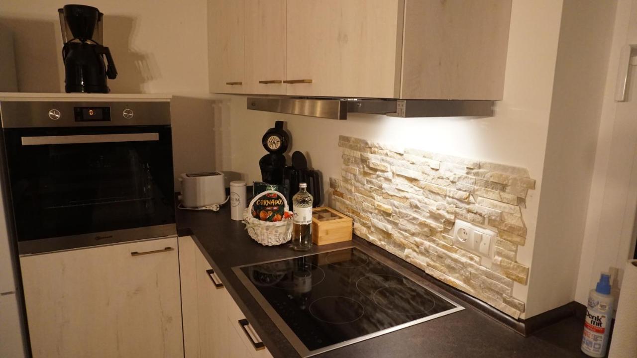 Neubau, Moderne Haushälfte In Apartment