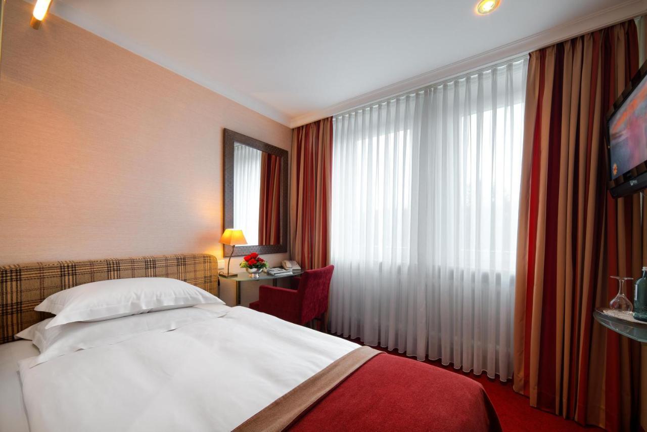 Hotel Western St. Raphael 4*
