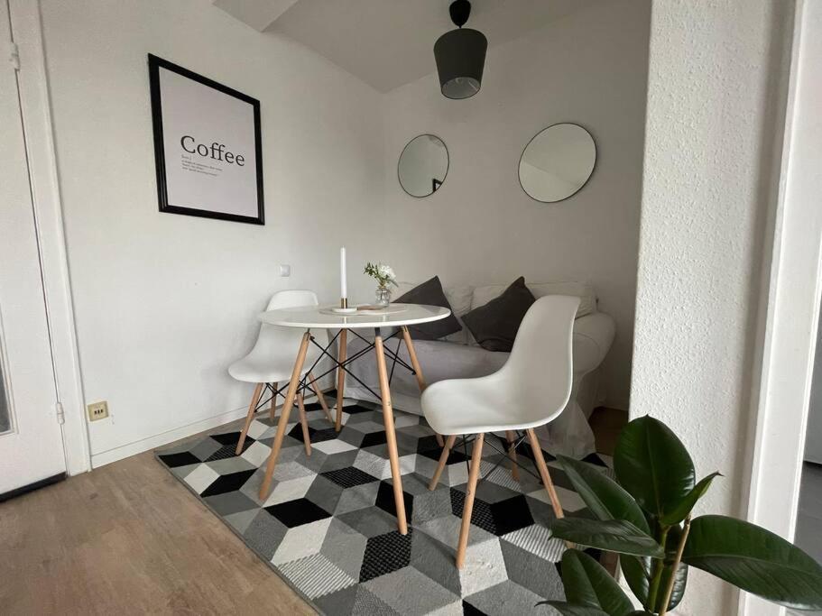 Modern And Private In Eimsbuettel *