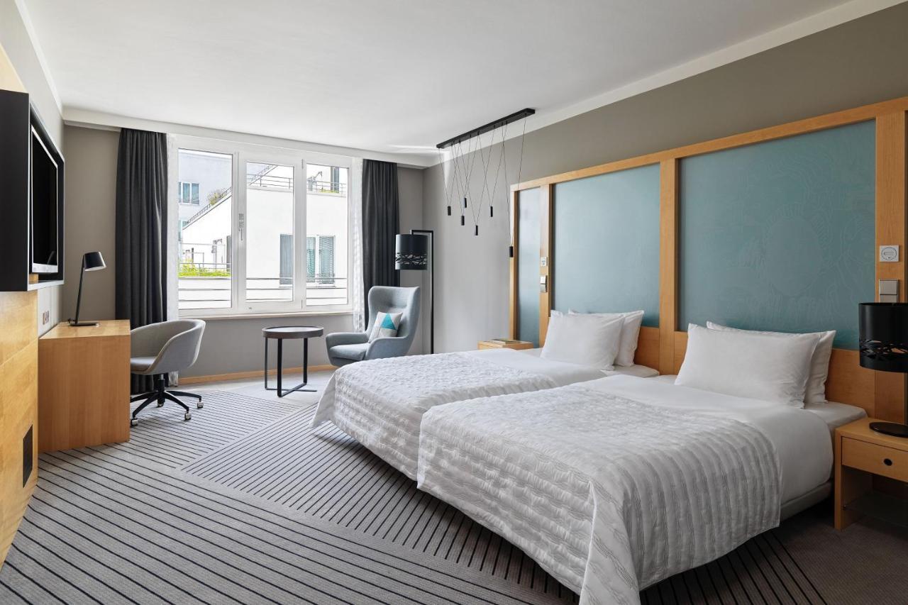 Le Meridien Hotel 5*