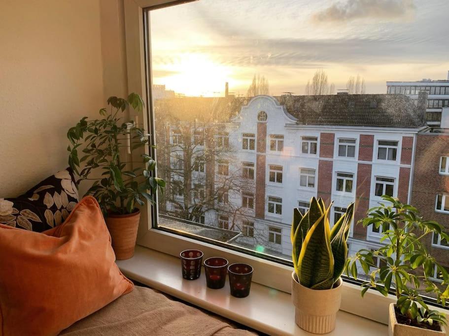 Artist Apartment, Skyline View & Breakfast Inclusive Apartment *