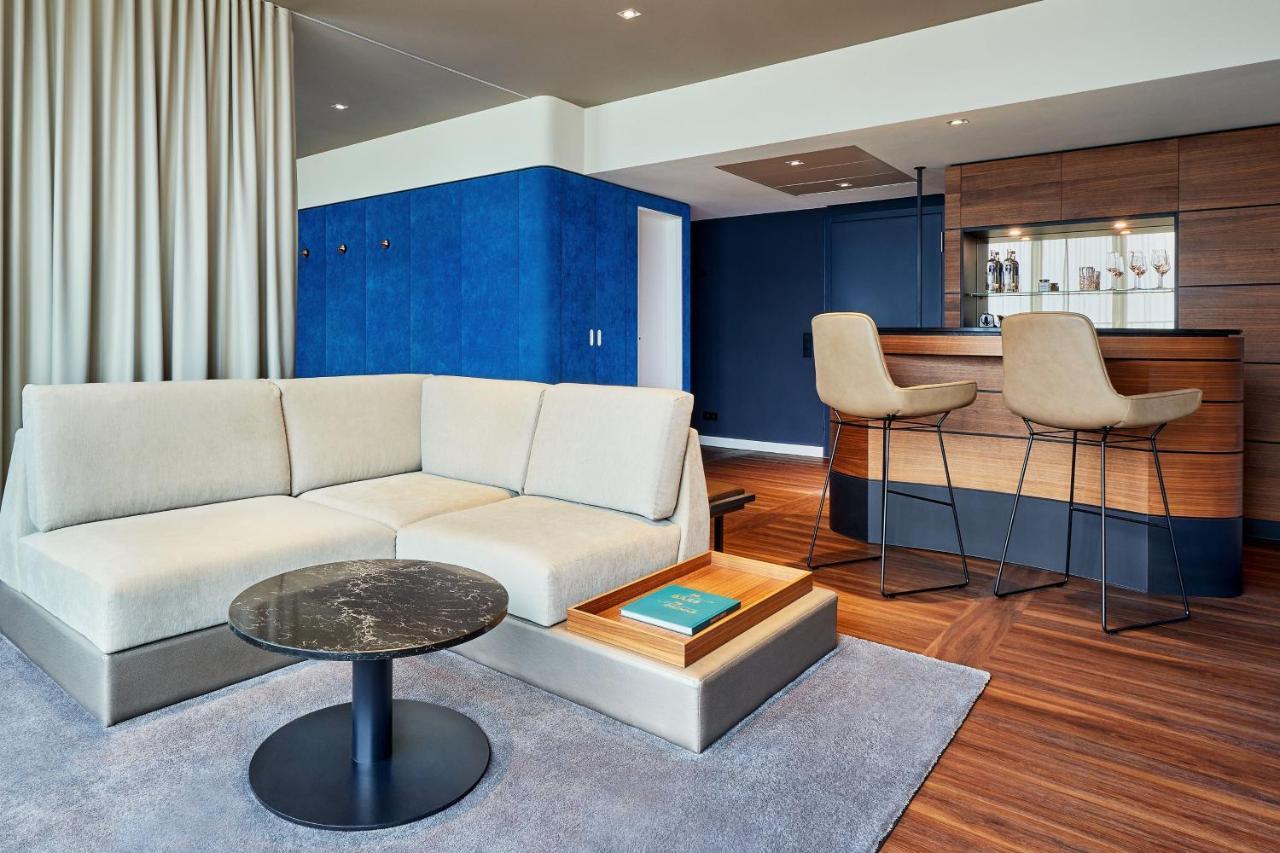 Le Meridien Hotel 5*
