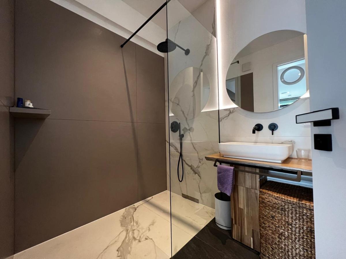 Neues Exclusives 2 Schlafzimmer Appartement *
