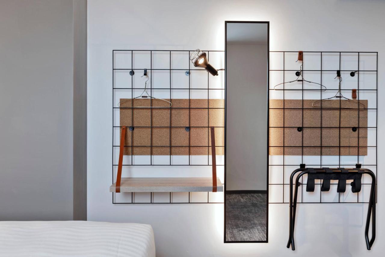 Moxy Hotel 3*