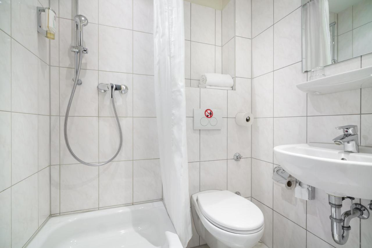 Continental Hauptbahnhof 3*