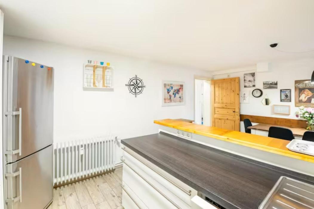 Gemuetliche 3-zkb Wc Souterrainwohnung In Bestlage Lejlighed Hamborg