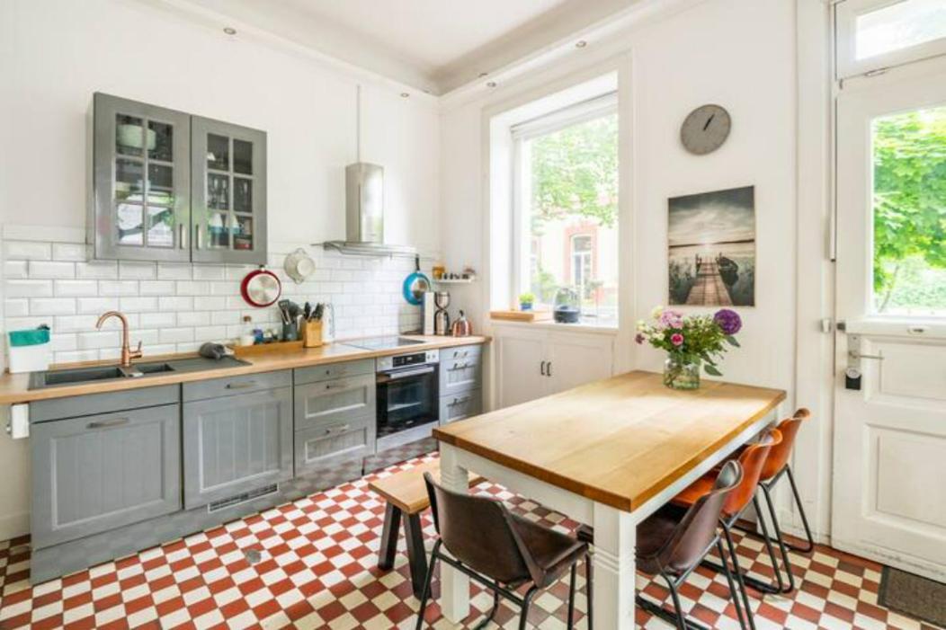 Großzügige 185m2-altbauwohnung In Bestlage 7zimmer-2bäder-2küchen-2wcs Hamburg