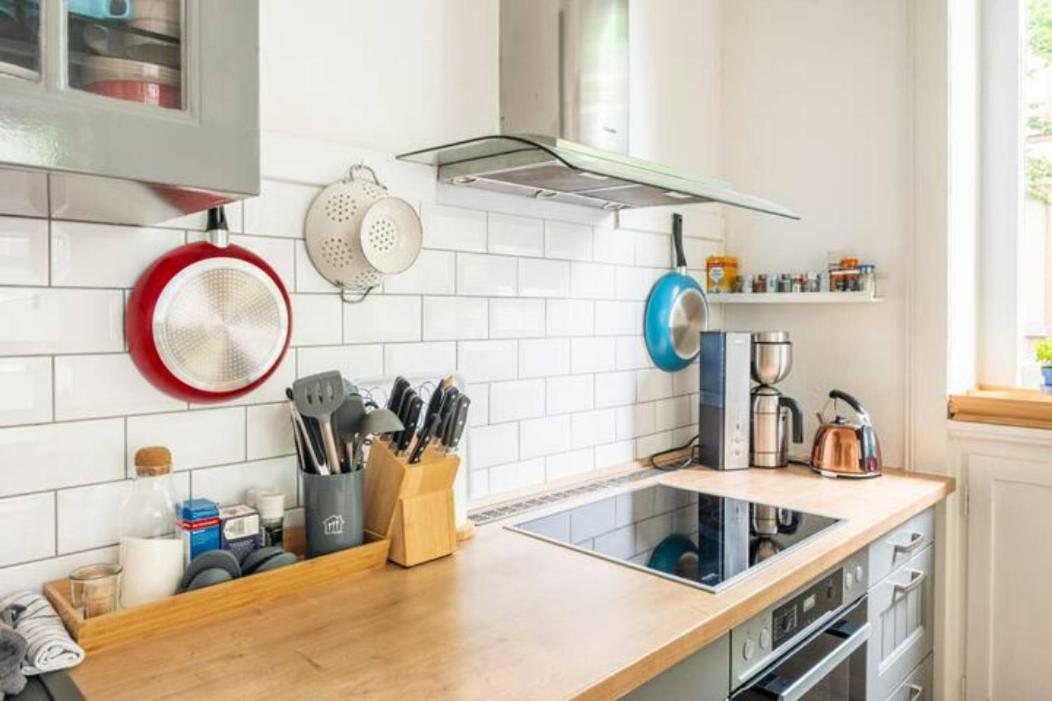 Großzügige 185m2-altbauwohnung In Bestlage 7zimmer-2bäder-2küchen-2wcs *