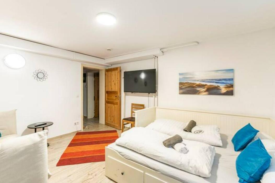 Gemuetliche 3-zkb Wc Souterrainwohnung In Bestlage Lejlighed *