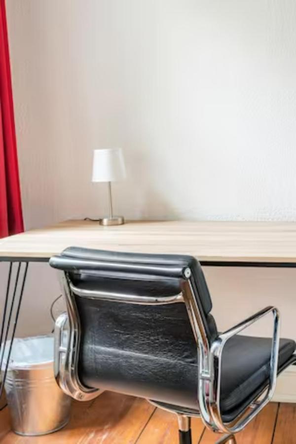 Großzügige Altbauwohnung In Bestlage Apartment *