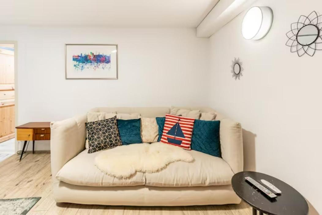 Gemuetliche 3-zkb Wc Souterrainwohnung In Bestlage Lejlighed