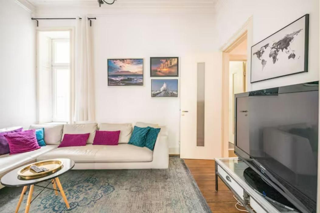 Apartment Großzügige Altbauwohnung In Bestlage