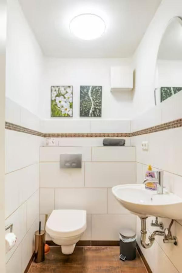 Gemuetliche 3-zkb Wc Souterrainwohnung In Bestlage Hamborg