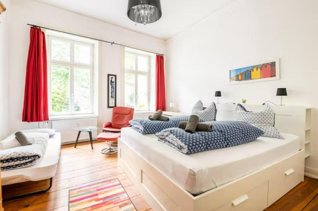 Großzügige Altbauwohnung In Bestlage *