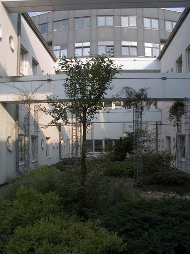 Egon Hotel
