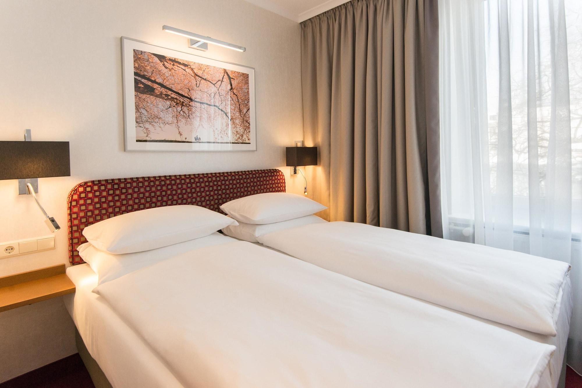 Western St. Raphael Hotel 4*