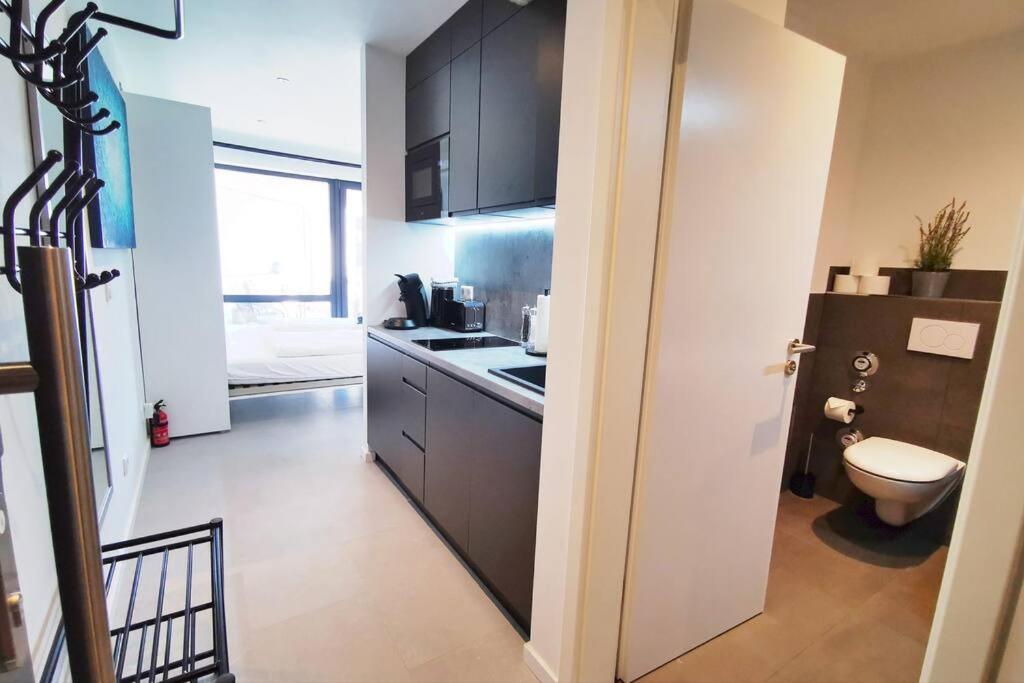 Apartment Hh 02 By Rockchair - Superhost Status - Modernes Mit Sonnigem Balkon & Premium Boxspringbetten In Winterhude - Geheimtipp *