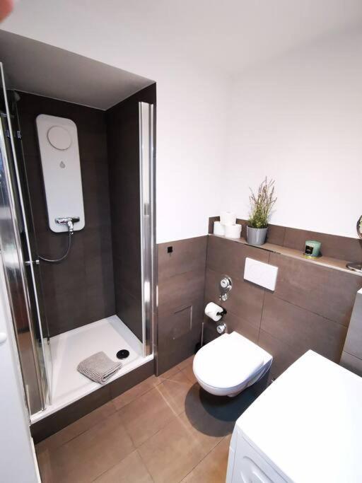 Apartment Hh 02 By Rockchair - Superhost Status - Modernes Mit Sonnigem Balkon & Premium Boxspringbetten In Winterhude - Geheimtipp *