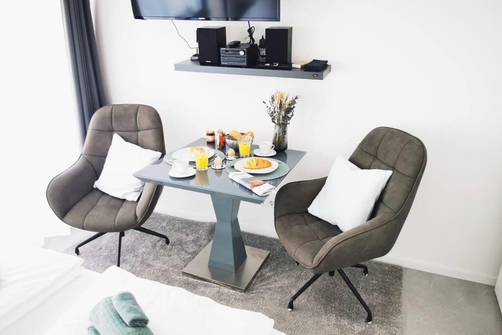 Hh 02 By Rockchair - Superhost Status - Modernes Mit Sonnigem Balkon & Premium Boxspringbetten In Winterhude - Geheimtipp *