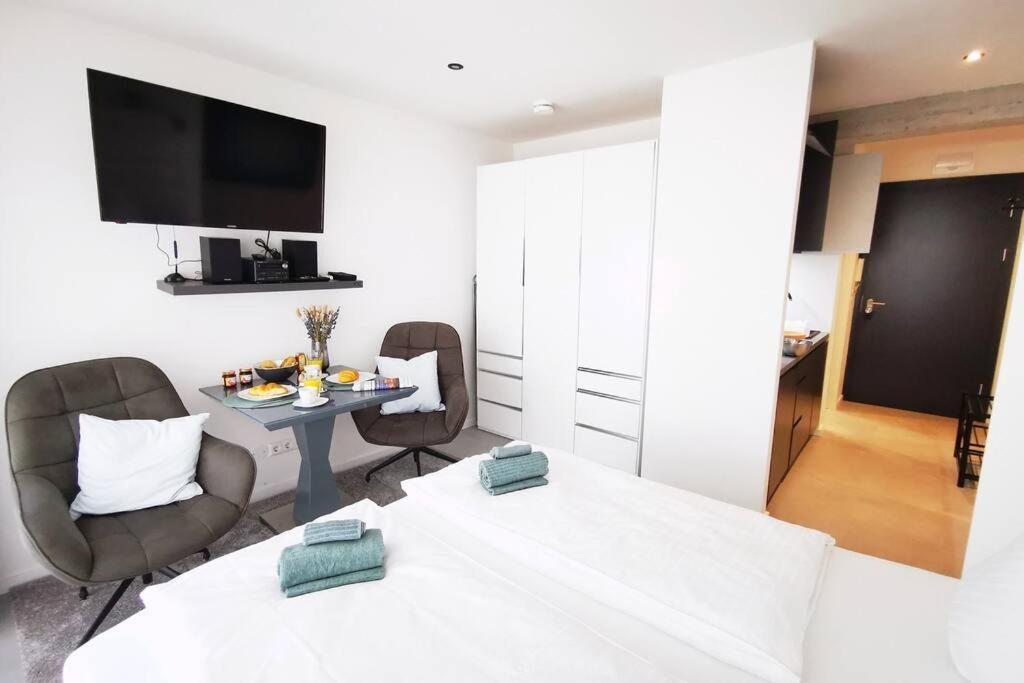 Hh 02 By Rockchair - Superhost Status - Modernes Mit Sonnigem Balkon & Premium Boxspringbetten In Winterhude - Geheimtipp * Hamburg