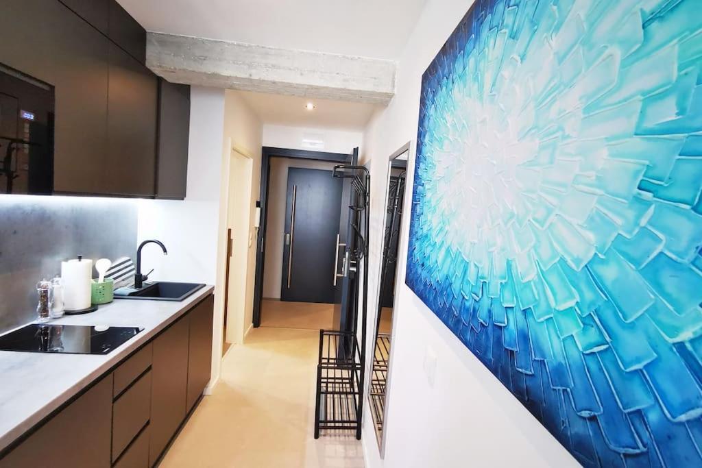 Hh 02 By Rockchair - Superhost Status - Modernes Mit Sonnigem Balkon & Premium Boxspringbetten In Winterhude - Geheimtipp Hamburg