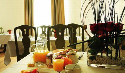Novum Continental Hauptbahnhof Hotel 3*