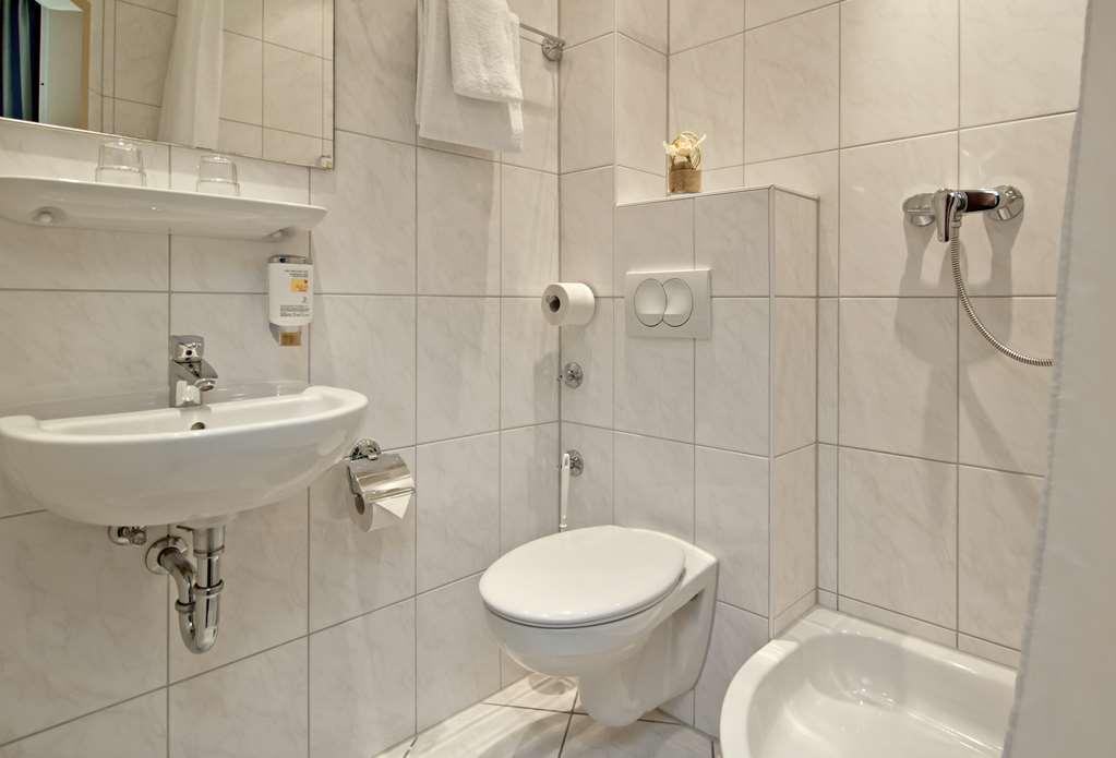 Continental Hauptbahnhof 3*