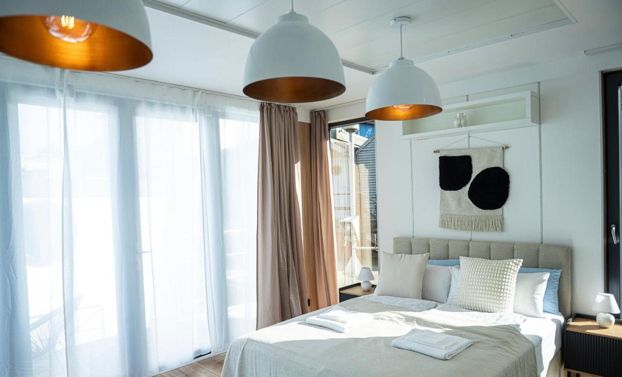 80qm Privates Hausboot In Hamburg-mitte Hamburg