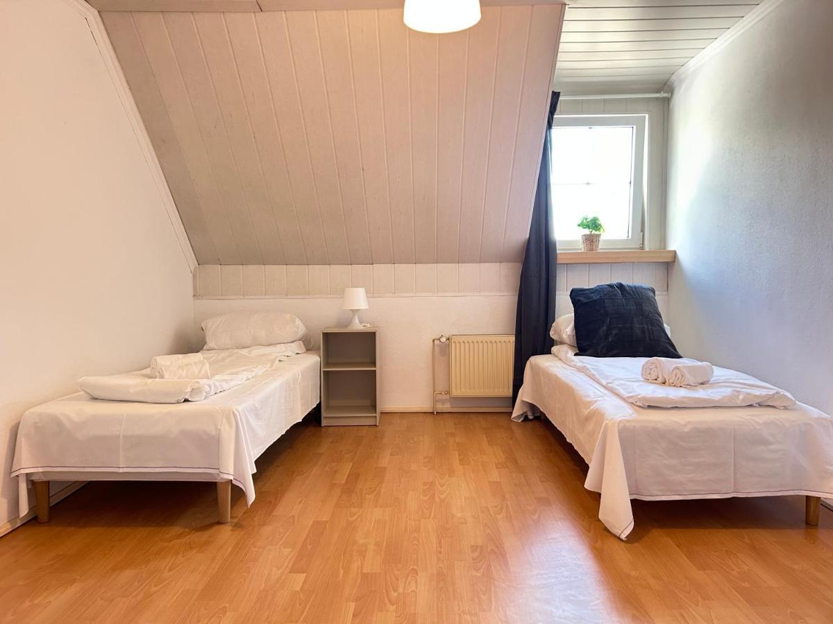 Apartment Four Bedroom In Hamburg, Kanzlerhof 3