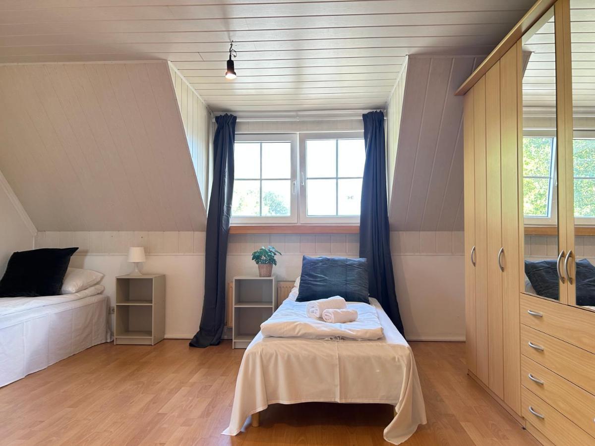 Apartment Four Bedroom In Hamburg, Kanzlerhof 3 *