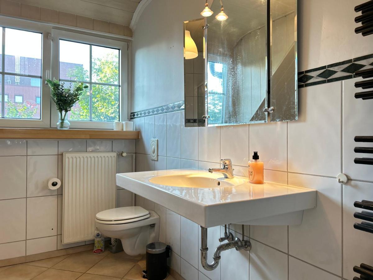 Four Bedroom In Hamburg, Kanzlerhof 3 Hamburg