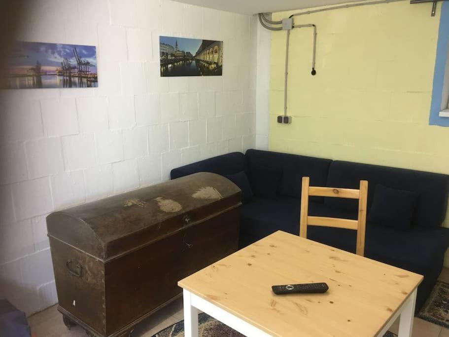 Volksdorf 2 Zimmer, 3 Betten, Souterrain *