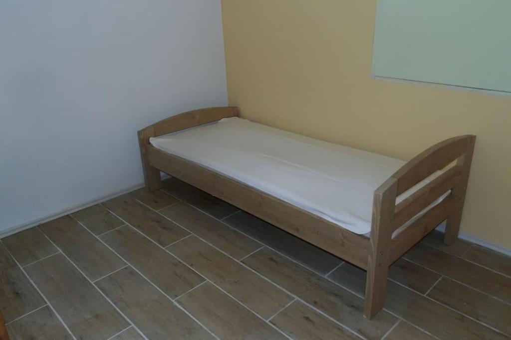 Apartment Volksdorf 2 Zimmer, 3 Betten, Souterrain Hamburg
