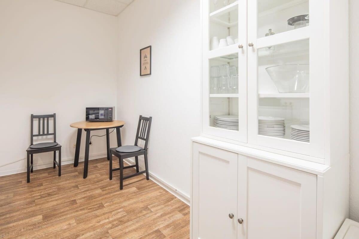 Apartment Spacious 2 Bedroom *