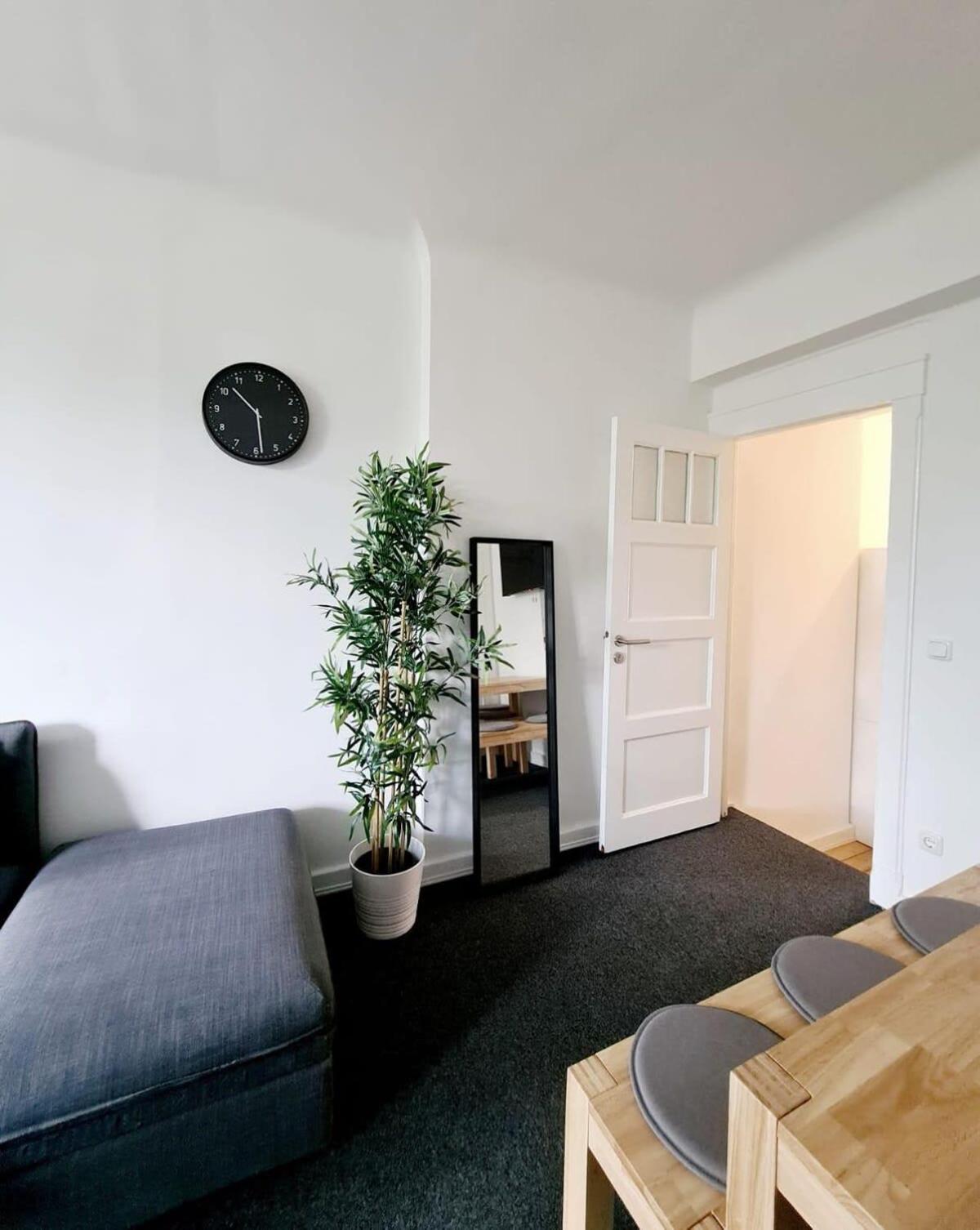 Spacious For 8 In Great Location *