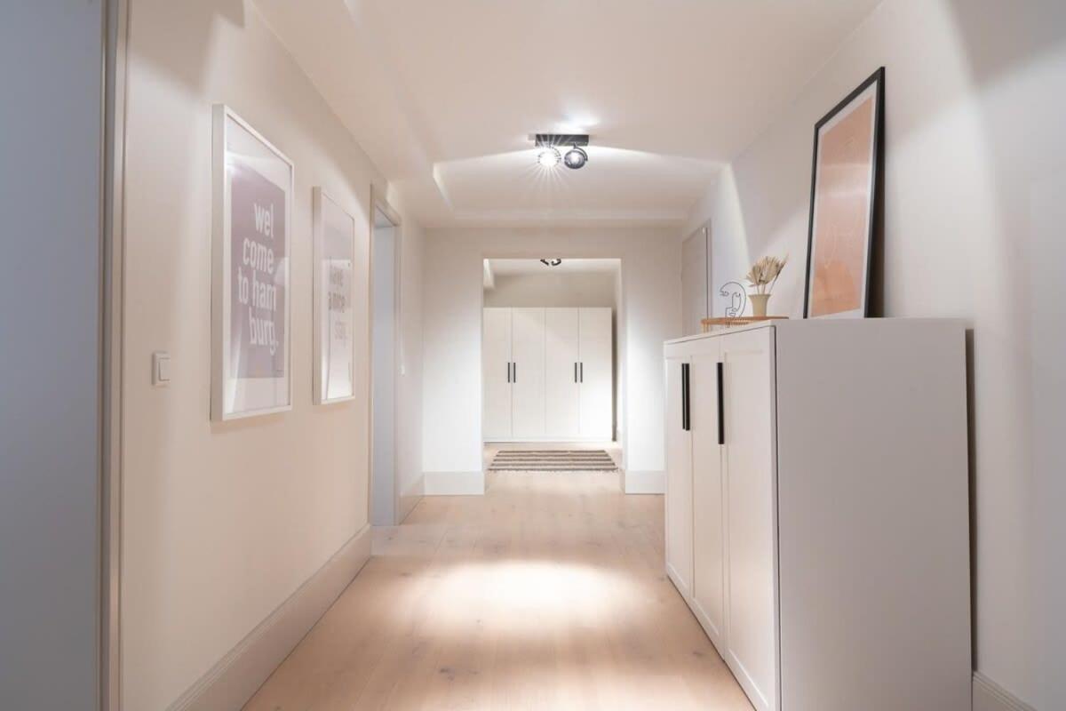 Spacious 3-bedroom Near Eilbekpark Apartment Hamburg